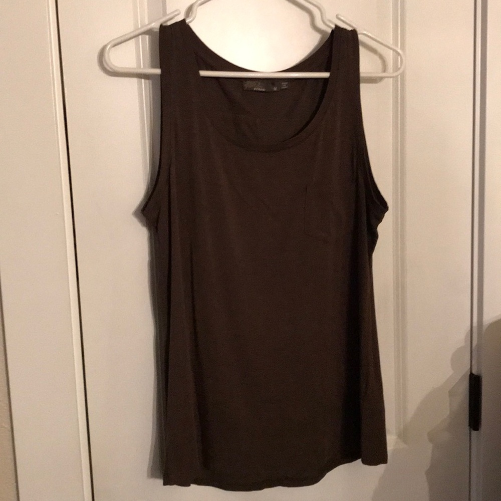 Parna dark green tank top from Columbia SG